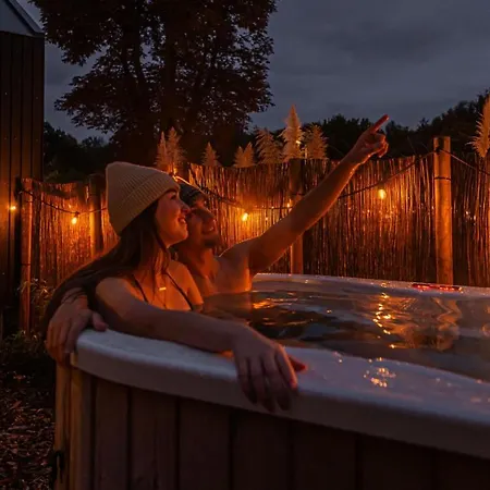 Luxe Tinyhouse Voor 2 Personen Met Hottub Vakantiehuis Meerssen